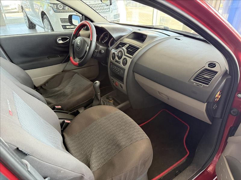 Renault Mégane 1,6   16V,SERVISKA,2. SADA KOL - fotka 8 z 21