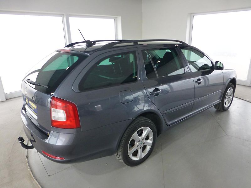 Škoda Octavia (2012) 2,0TDI*VYHŘ.S*NAVIG**XENON*4X4 - fotka 5 z 27
