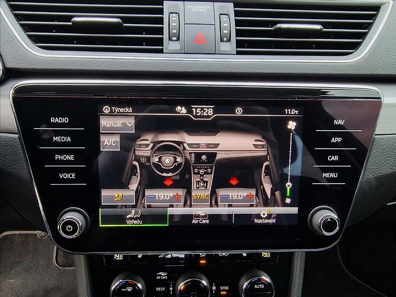 Škoda Superb 1.5 TSI 110kW DSG Style,1.Maj - fotka 33 z 50