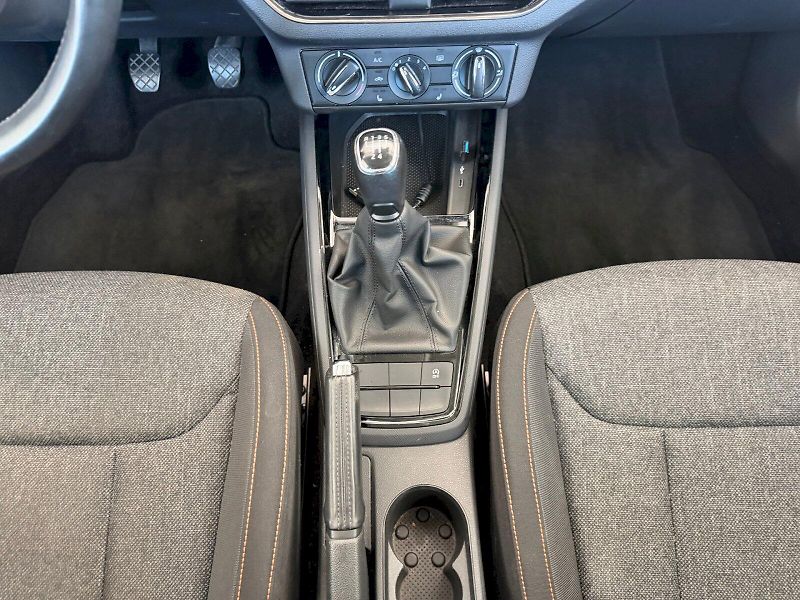 Škoda Kamiq (2021) Ambition 1.0 TSI / 70 kW M5 - fotka 16 z 25