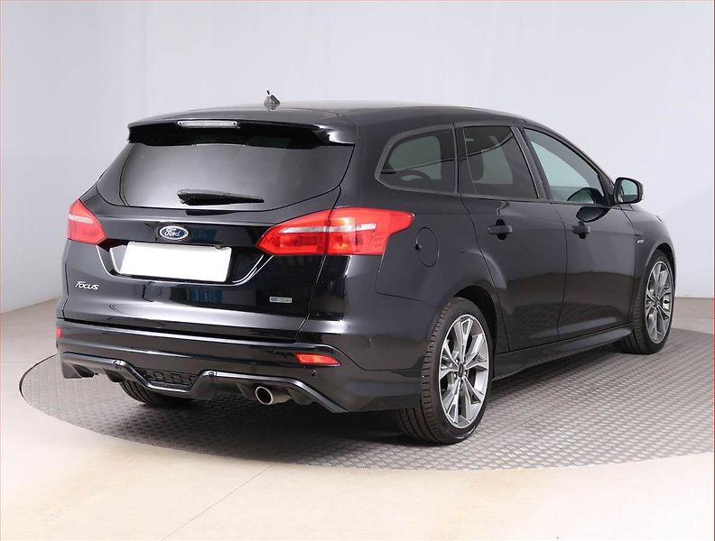 Ford Focus (2018) ST-Line 1.5 EcoBoost, Automat - fotka 5 z 17