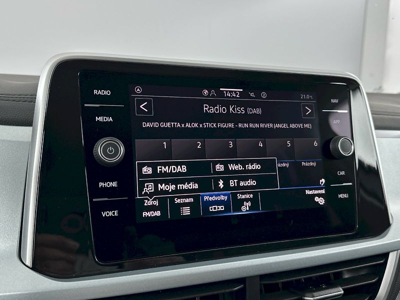 Volkswagen T-Roc (2025) Life GOAL 1.0 TSI 85kW - fotka 15 z 27