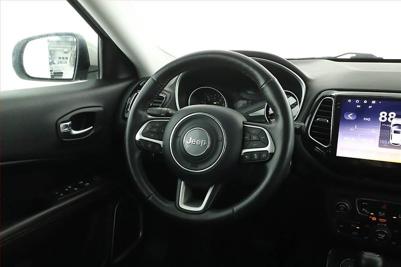 Jeep Compass (2019) 1.4 MultiAir, 4X4, Automat - fotka 13 z 16