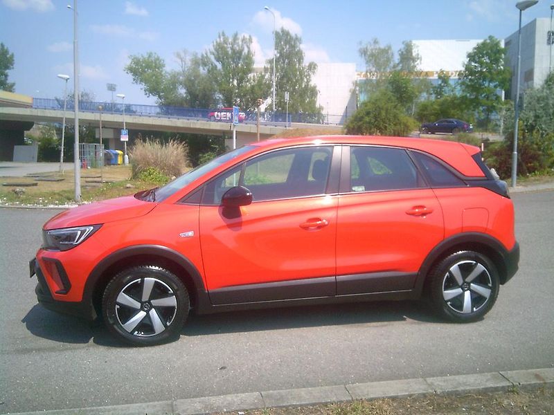 Opel Crossland (2022) 1.2 81kW KOUPENO .ČR,1.MAJITEL - fotka 2 z 16