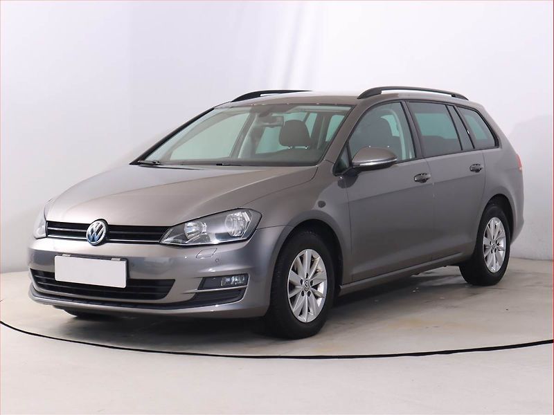 Volkswagen Golf (2015) 1.6 TDI, Serv.kniha, Tempomat - fotka 2 z 20