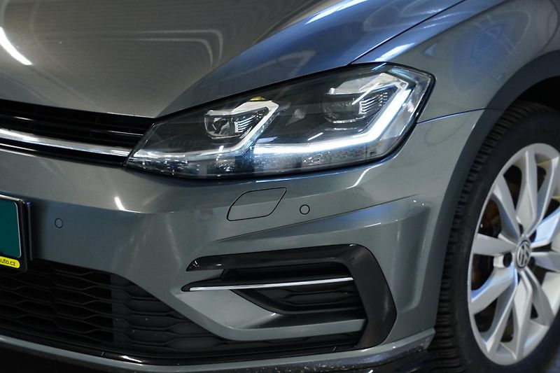 Volkswagen Golf - fotka 9 z 28
