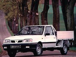 FSO Polonez se vyráběl mezi lezy 1978 až 2002