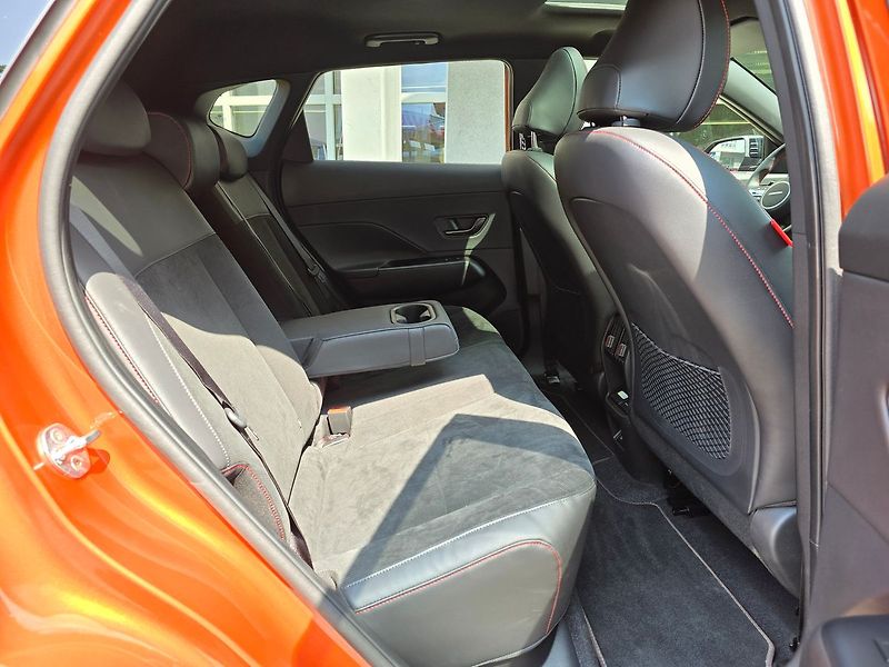 Hyundai Kona EV 64,8kWh NLine Style Premium - fotka 26 z 31