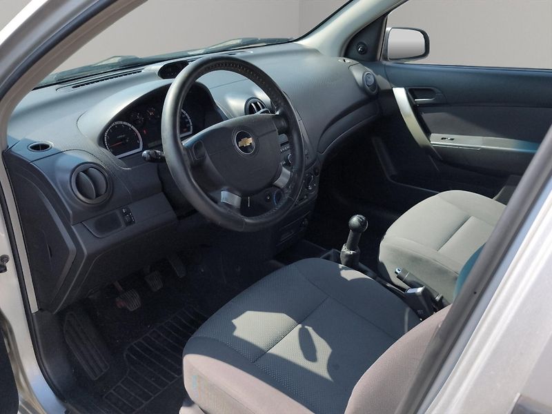 Chevrolet Aveo (2008) Sedan 1.2i 53kW - fotka 15 z 19