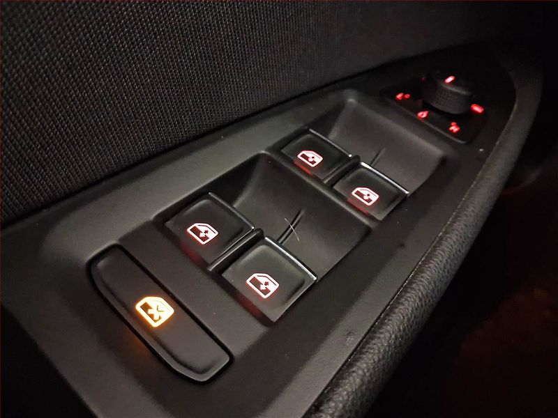 Seat Leon (2019) 1.5 TSI, ČR,1.maj, Serv.kniha - fotka 16 z 16