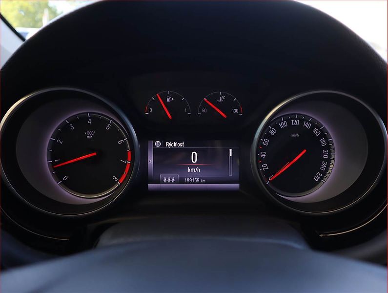 Opel Astra (2015) 1.4 T, Serv.kniha, Navi - fotka 11 z 20