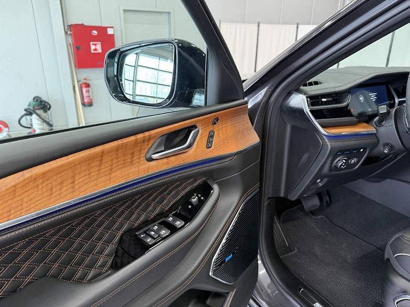 Jeep Grand Cherokee (2024) SUMMIT RESERVE 4xe - fotka 12 z 15