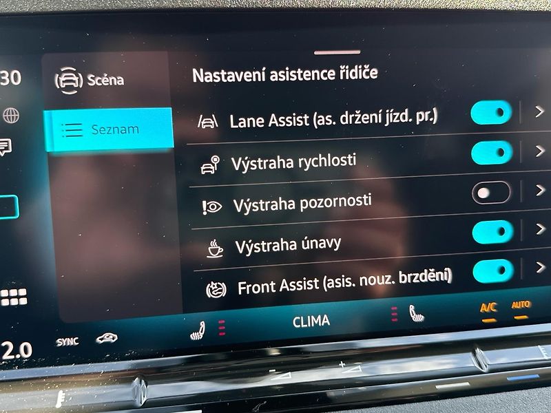 Volkswagen Caddy 2.0 TDI Life DSG - fotka 19 z 22