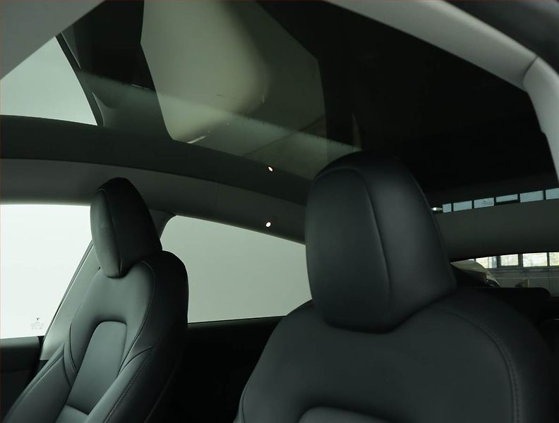 Tesla Model Y (2023) Long Range AWD 79kWh, SoH 92% - fotka 19 z 21