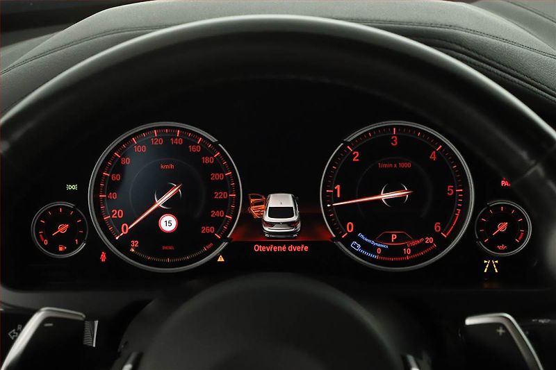 BMW X6 (2018) xDrive30d, STK, KLIMA, 4x4 - fotka 9 z 17