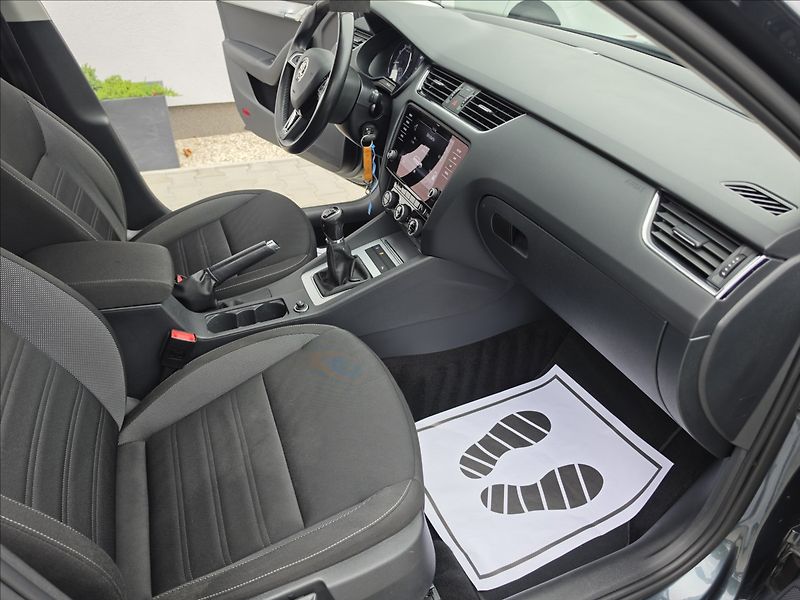 Škoda Octavia 1,4TSi 110KW Ambition 92TKM - fotka 29 z 39