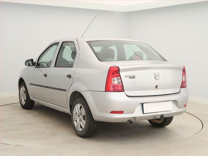 Dacia Logan (2010) 1.4, ČR,1.maj, udržované - fotka 4 z 11