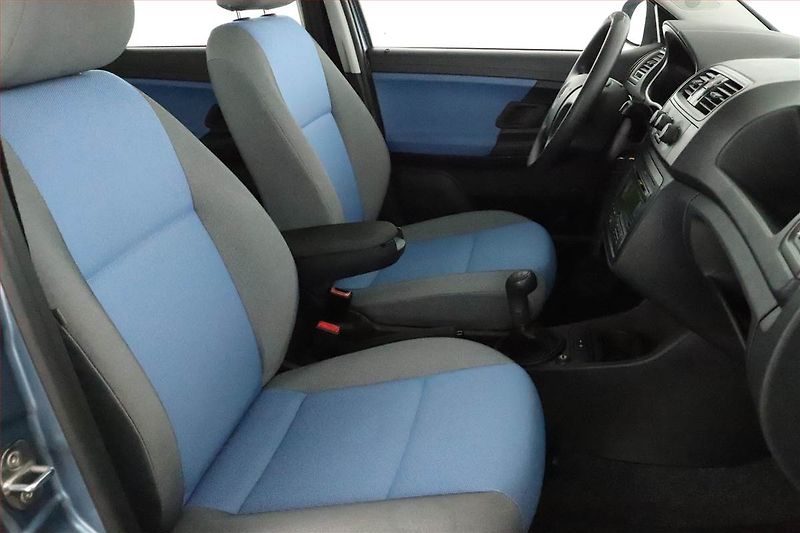 Škoda Fabia (2008) 1.2 12V, po STK, jezdí výborně - fotka 10 z 11