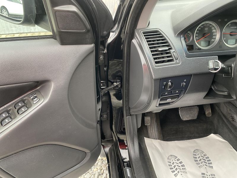 Volvo XC90 2.5TDi D5 200PS 7M 196000KM 1A - fotka 95 z 161
