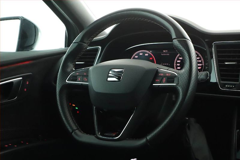 Seat Leon (2018) 2.0 TSI Cupra 300, CUPRA 300 - fotka 20 z 24