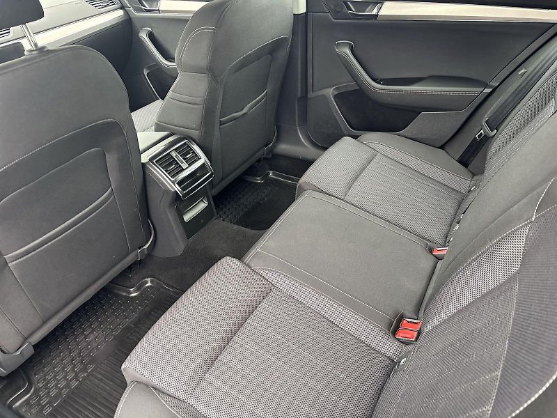 Škoda Superb (2022) Combi 2.0 TDI DSG Style - fotka 7 z 33