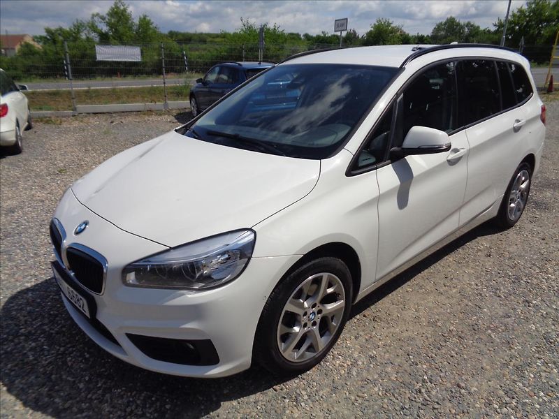 BMW Řada 2 1,5 - fotka 1 z 21