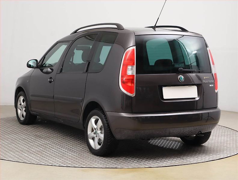 Škoda Roomster (2011) 1.2 TSI, Vyhř. sedaček - fotka 4 z 17