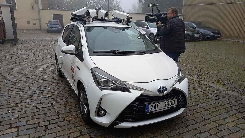 To je ono - auto, které bude v Jihlavě monitorovat nejen modré zóny.