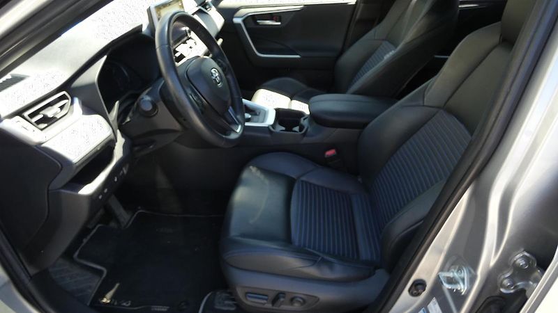 Toyota RAV4 2.5 Hybrid Selection 4WD e-CVT - fotka 18 z 24