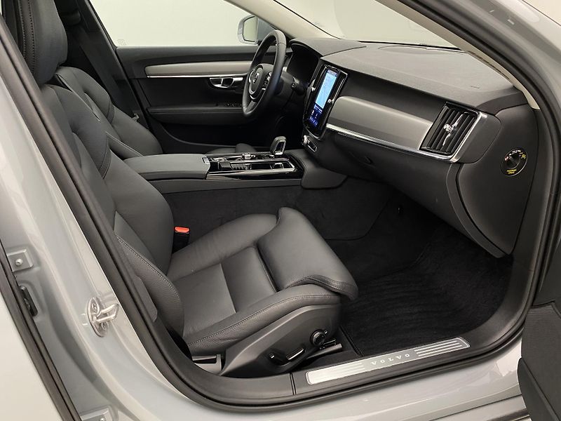Volvo V90 T6 AWD RECHARGE REZERVACE - fotka 24 z 58