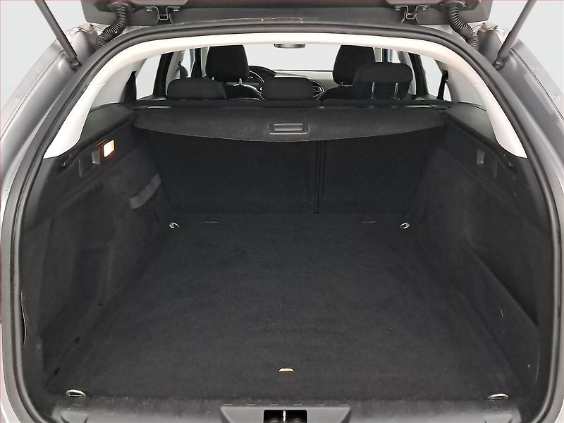 Peugeot 308 (2015) 1.6 BlueHDi, Tempomat - fotka 14 z 21