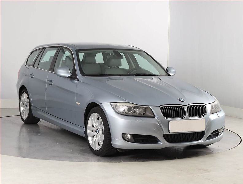 BMW Řada 3 (2011) 330 d xDrive, 4X4, Automat - fotografie inzerátu
