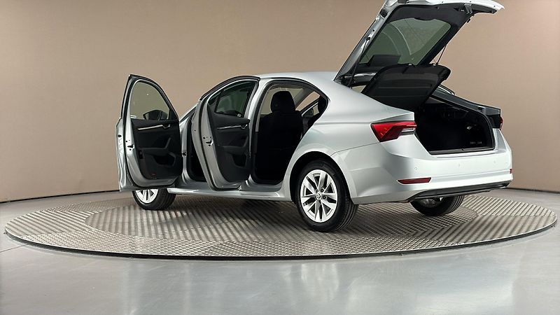 Škoda Octavia 2.0 TDI DSG Style - fotka 7 z 28