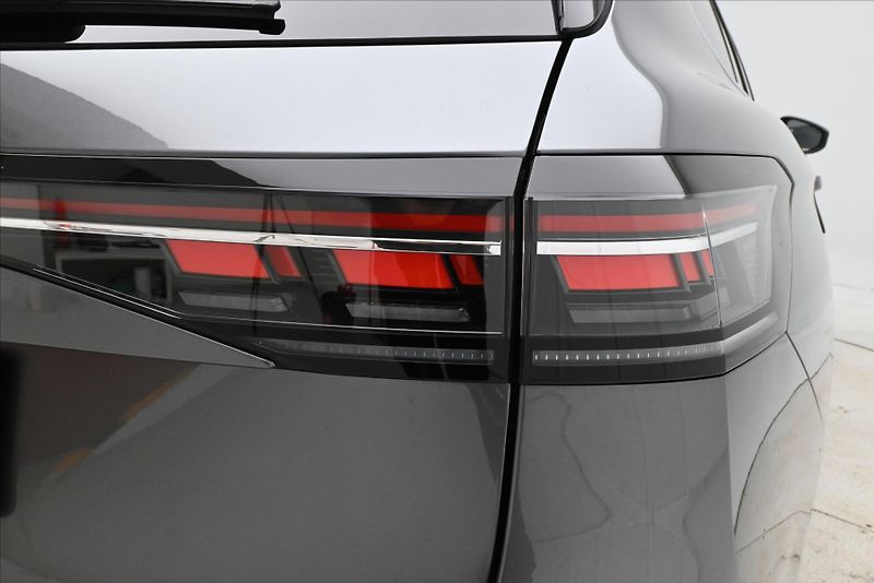 Volkswagen Passat 2,0 TDI 110 kW DSG Business Zá - fotka 32 z 33