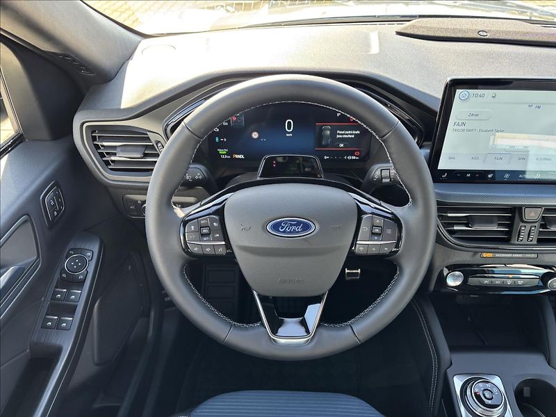 Ford Kuga 2,5 HEV 111kW Blue Cruise - fotka 20 z 49