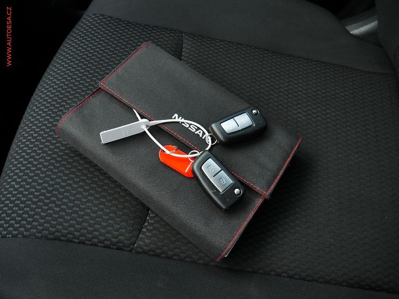Nissan Qashqai (2020) 1.3 DIG-T, ČR, AC, temp - fotka 19 z 19