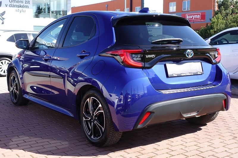 Toyota Yaris ZLEVNĚNO 1,5 HSD Comfort Style - fotka 6 z 28