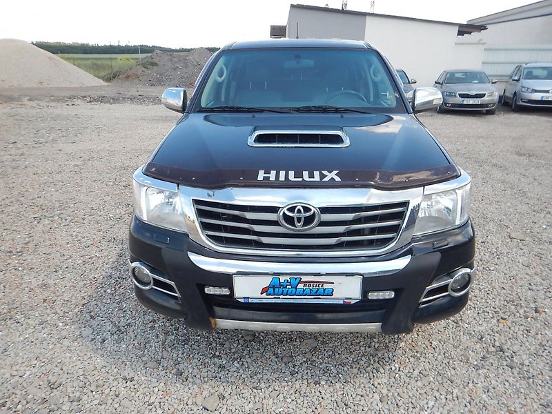 Toyota Hilux 3.0 D-4D, 4x4, AUTOMAT, TAŽNÉ - fotka 3 z 26