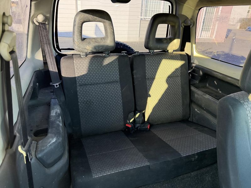 Suzuki Jimny 1,3i/63kW 4x4 - Klima,TZ,... - fotka 31 z 70