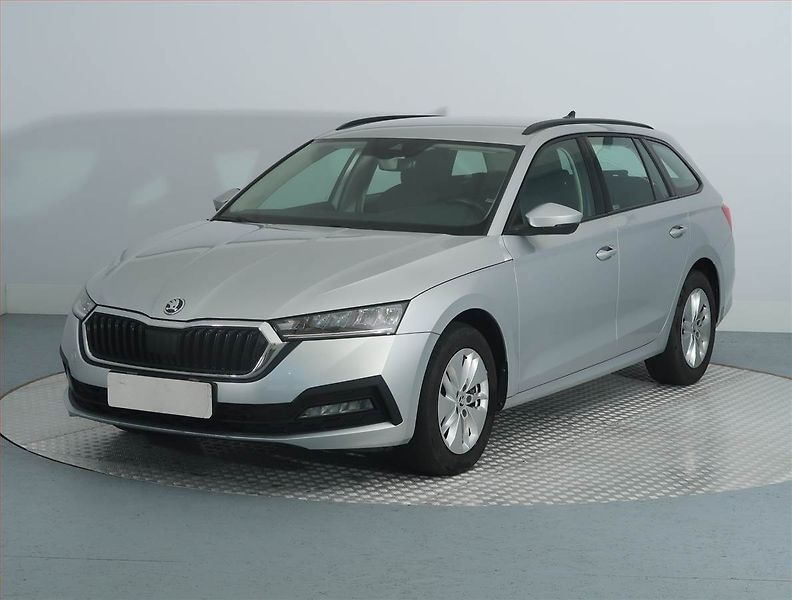 Škoda Octavia (2022) Ambition 2.0 TDI, ČR,1.maj - fotka 2 z 15