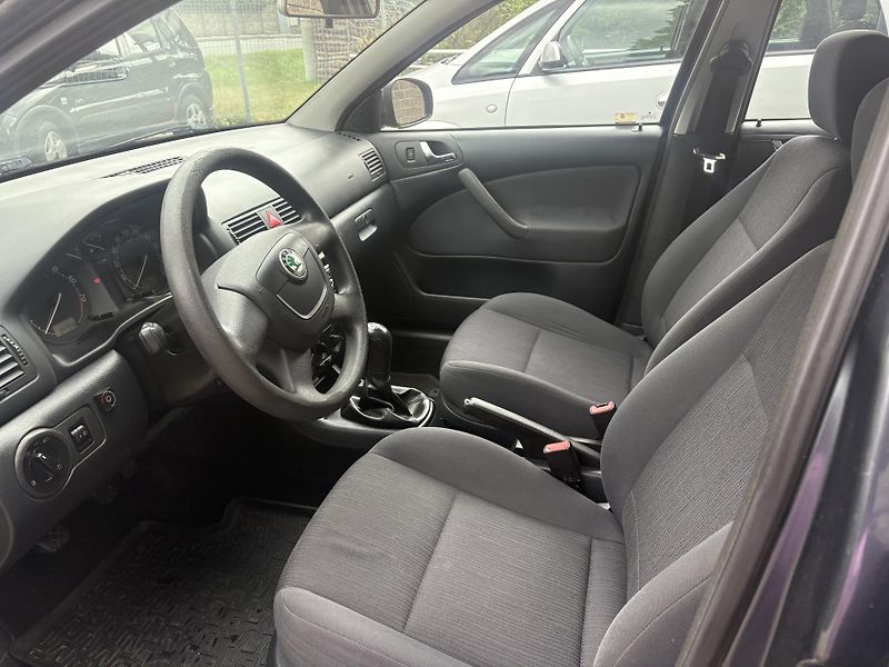 Škoda Octavia (2009) 1.6 75 kW, bezin + lpg - fotka 6 z 13