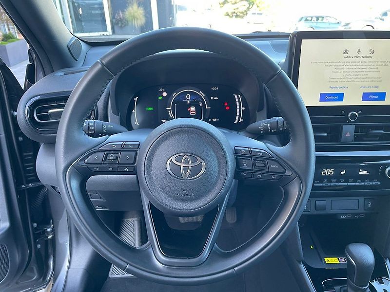 Toyota Yaris Cross MY25 1.5 HEV Style - fotka 18 z 29