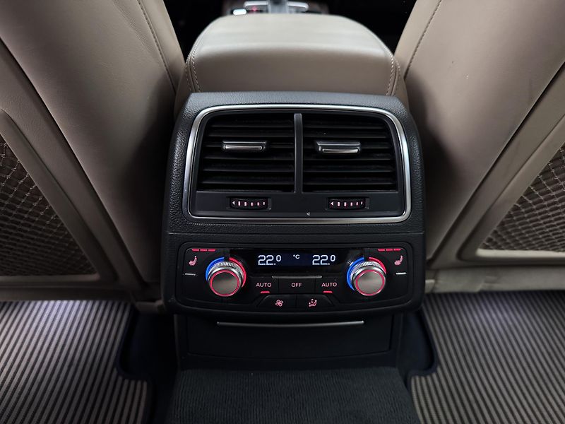 Audi A6 ALLROAD QUATTRO 3.0 TDI AUT - fotka 19 z 35