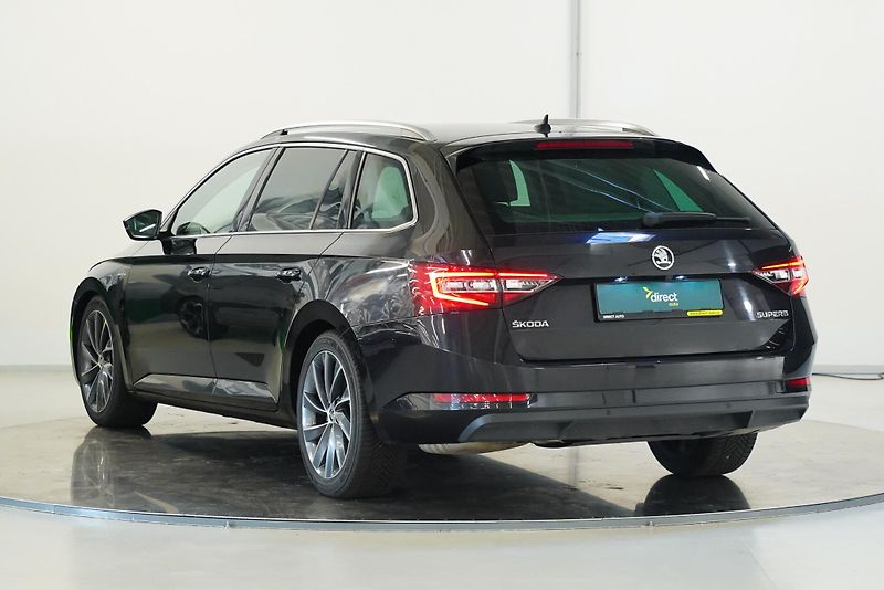 Škoda Superb - fotka 7 z 30