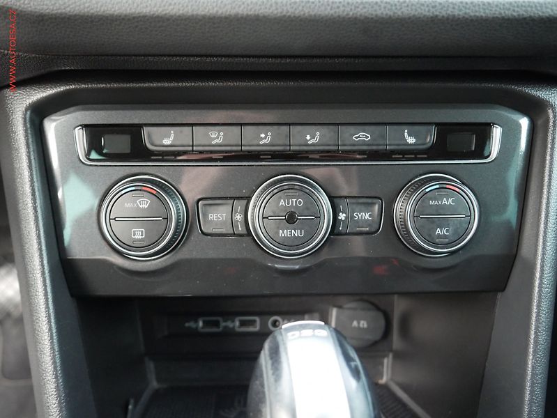 Volkswagen Tiguan (2018) 2.0 Bi-TDI 4x4, DSG, LED, ACC - fotka 15 z 21