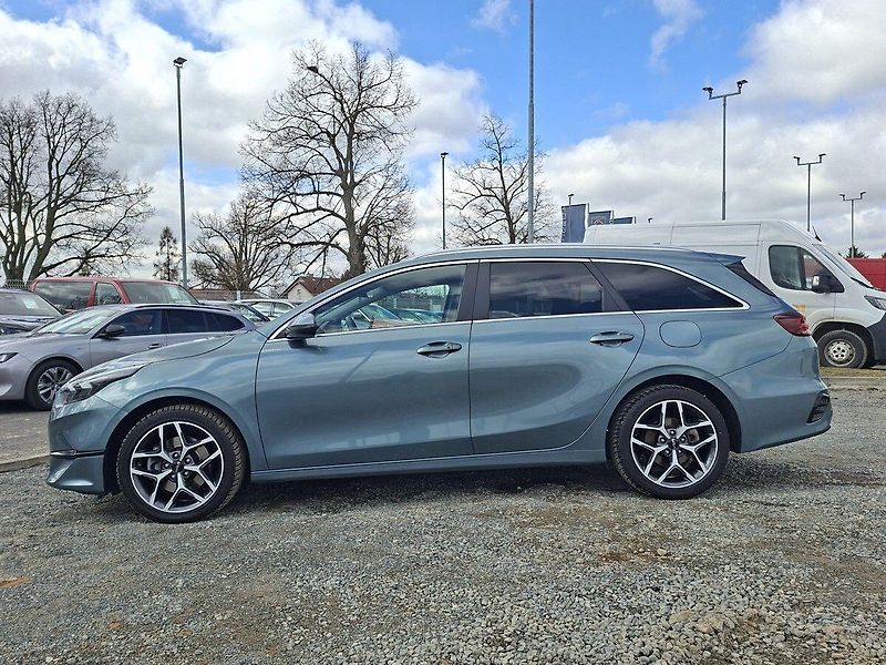 Kia Ceed SW 1.5 T-GDI 117kW 7DCT - fotka 4 z 25