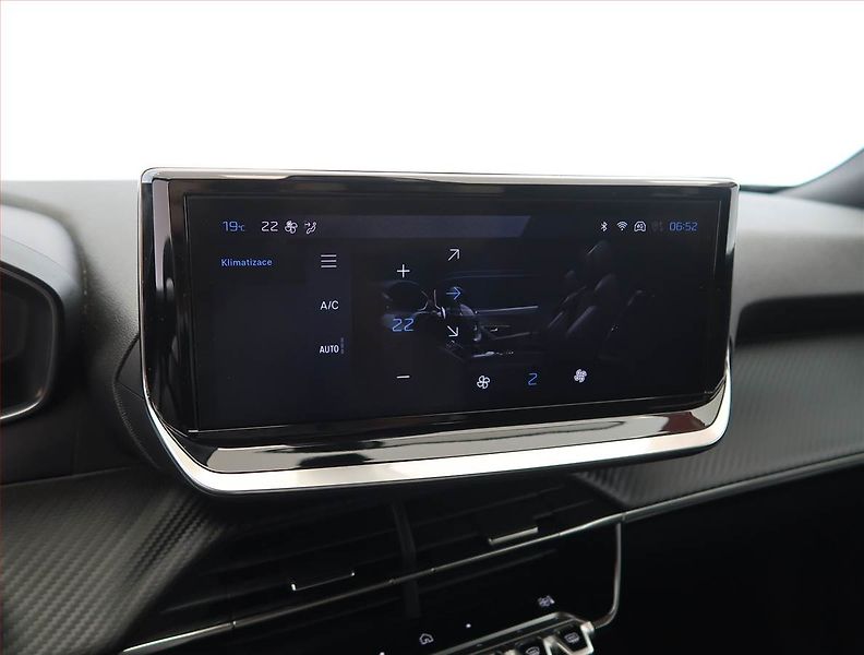 Peugeot 2008 (2025) 1.2 PureTech - fotka 20 z 26