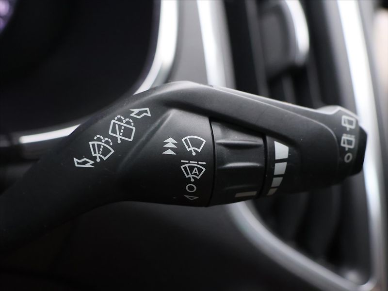 Ford S-MAX 2,0 TDCI 132kW Titanium - fotka 20 z 34