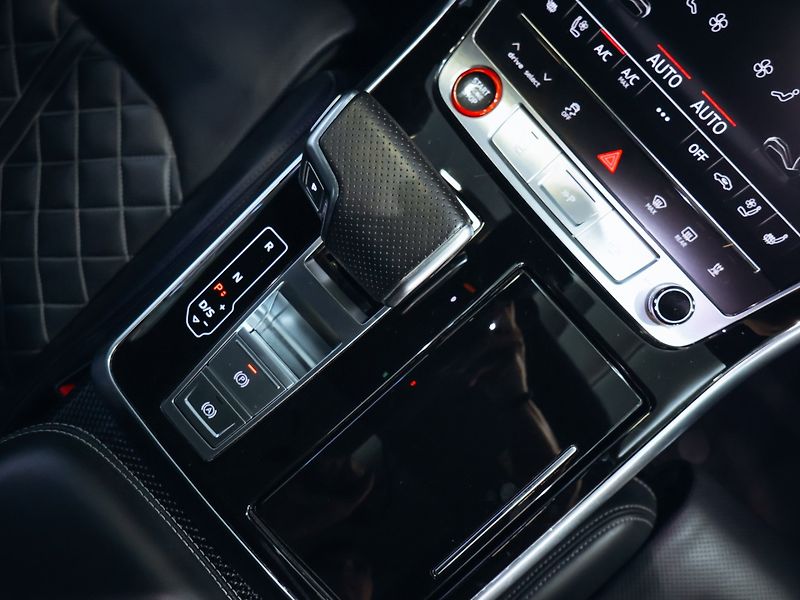 Audi SQ7 4.0TFSI Matrix - fotka 25 z 31