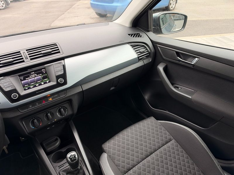 Škoda Fabia (2016) Ambition 1.2 TSI 66kW - fotka 15 z 33